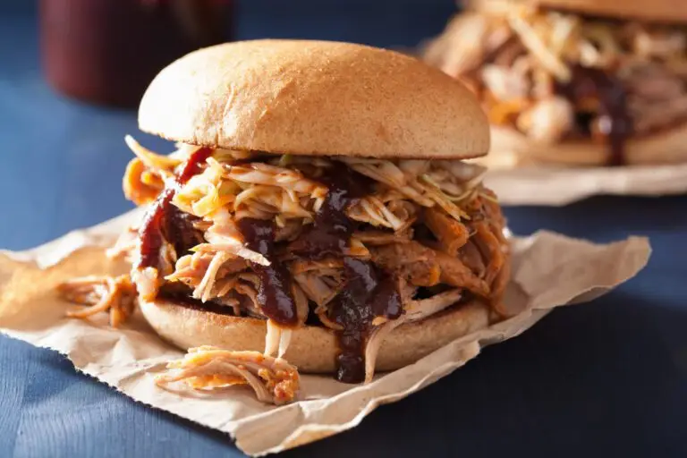 homemade-pulled-pork-burger-with-coleslaw-bbq-sauce