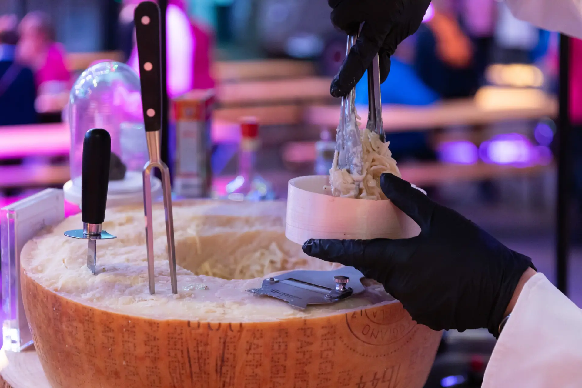 pates dans la meule de parmesan
