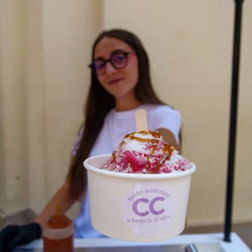 Derrière chaque pot de glace, il y a un triporteur soigneusement customisé, une équipe